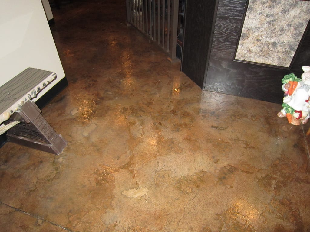 Acid stain design epoxy flooring in restaurant floor